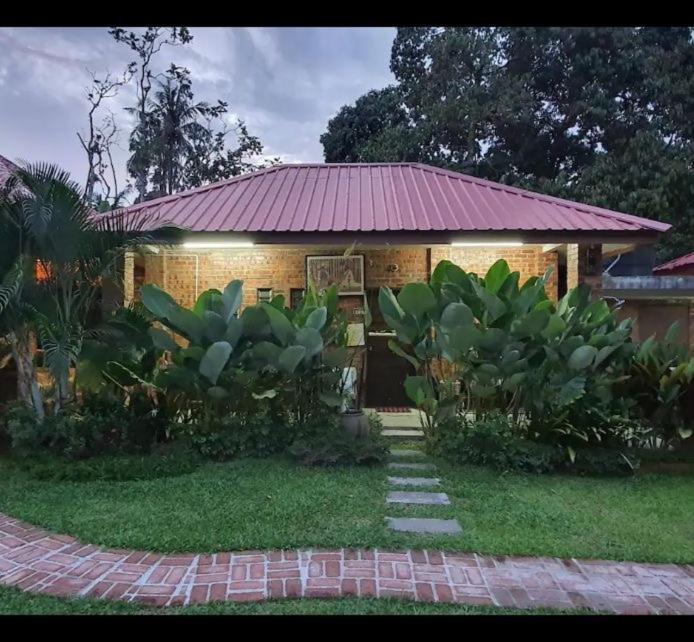 Kebun Puisi Villa Каджанг Екстериор снимка