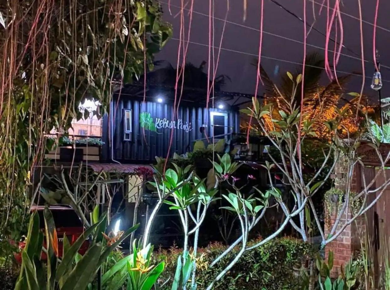 Kebun Puisi Villa Каджанг Екстериор снимка