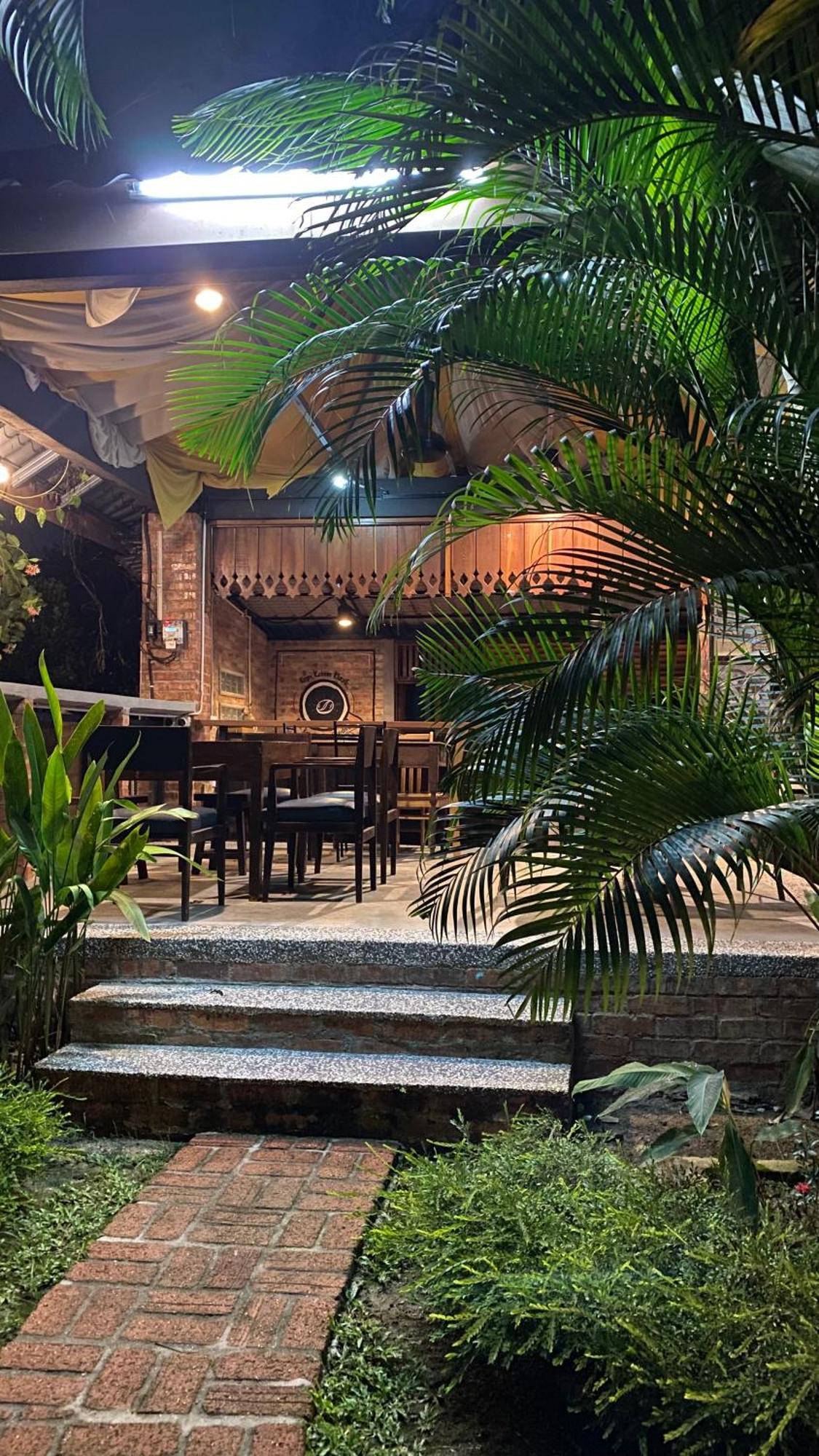 Kebun Puisi Villa Каджанг Екстериор снимка